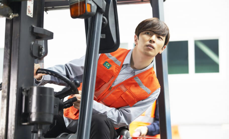 フォークリフトオペレーター（正社員）